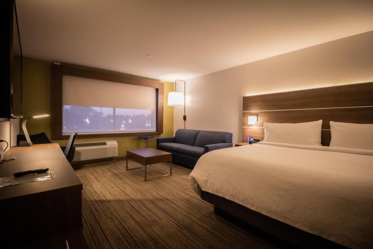 King Suite - Non-Smoking at Holiday Inn Express & Suites Boston South - Randolph by IHG