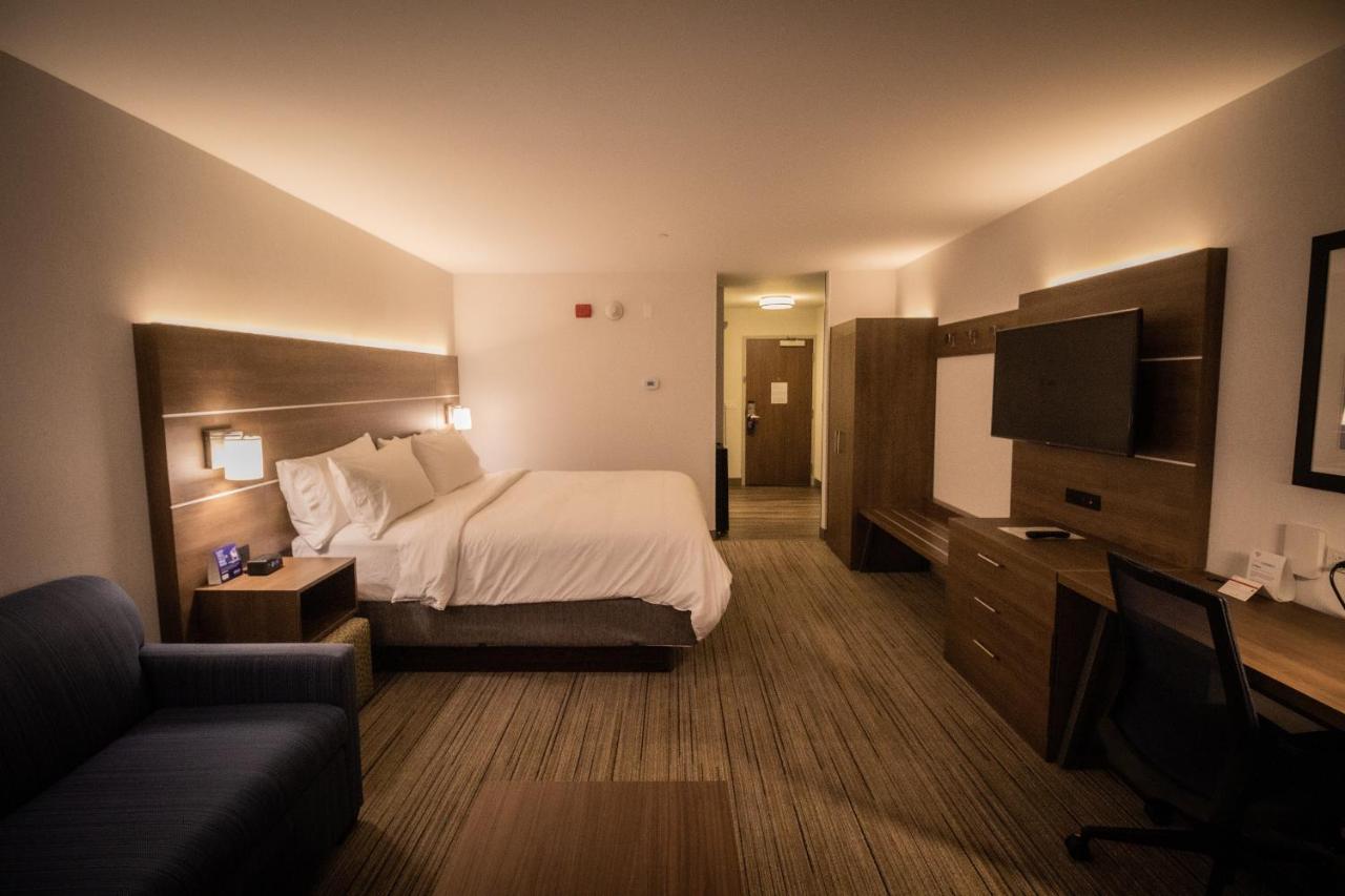  | Holiday Inn Express & Suites - Boston South - Randolph, an IHG Hotel