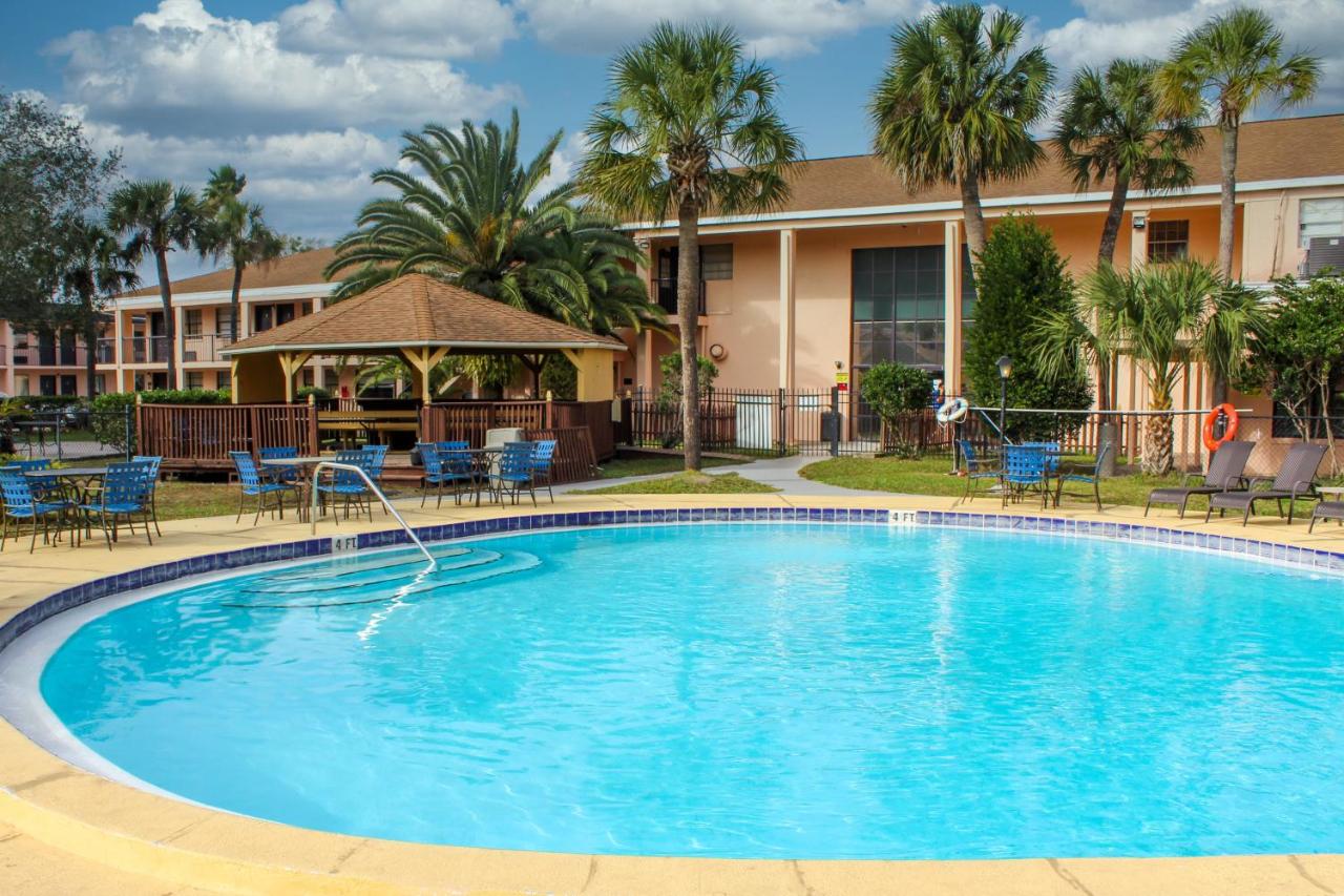  | APM Inn & Suites - Jacksonville