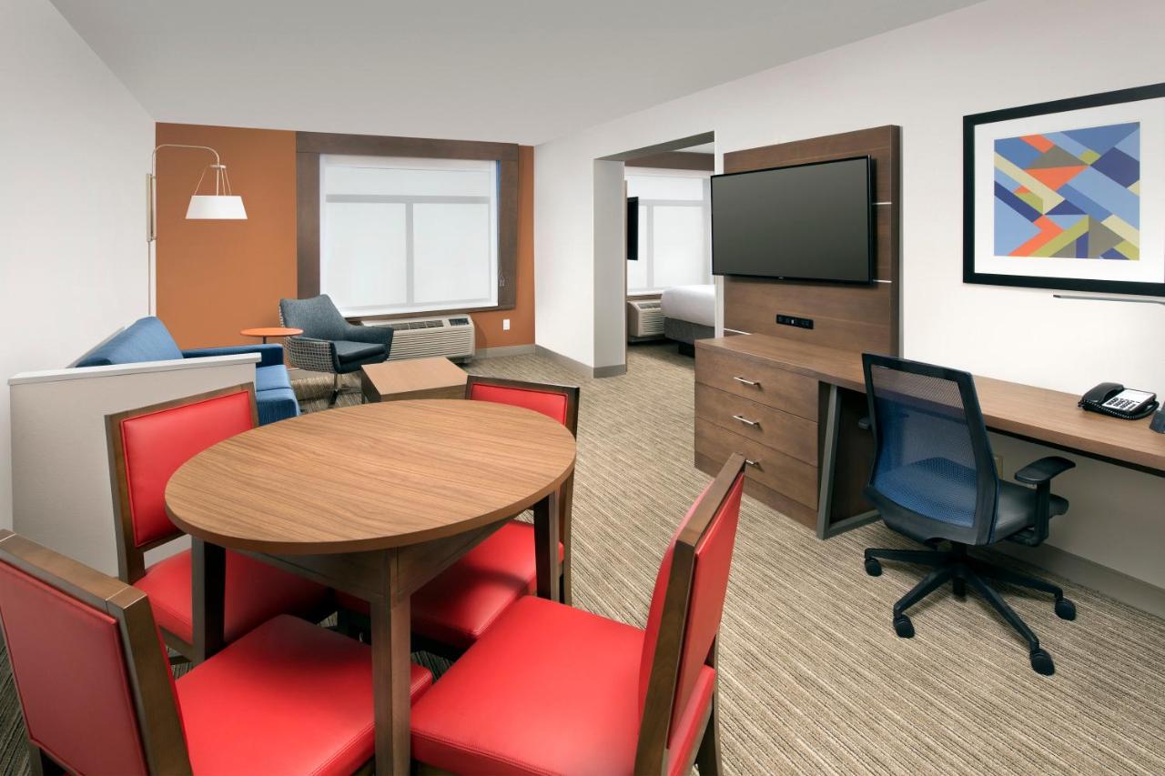  | Holiday Inn Express & Suites Baltimore - BWI Airport North, an IHG Hotel