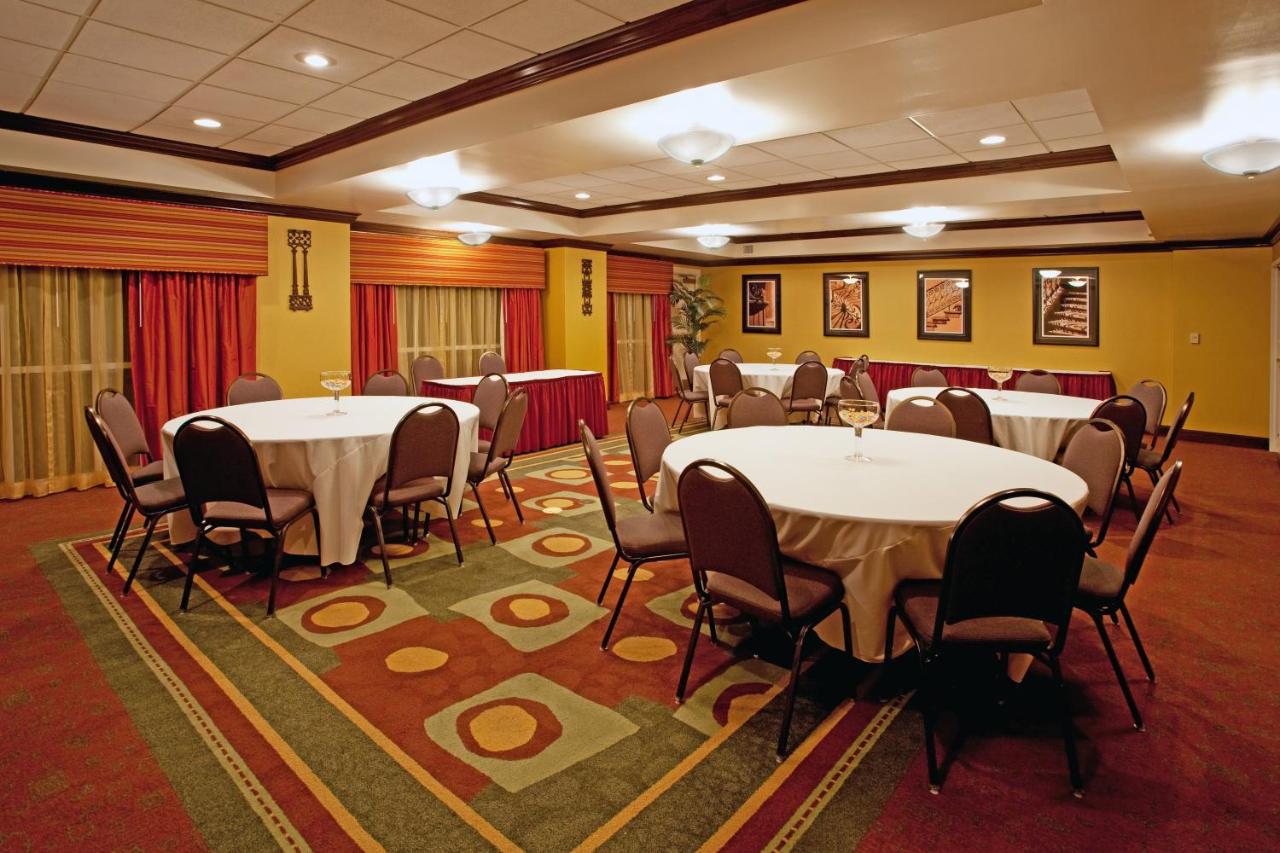  | Holiday Inn Express Hotel & Suites Charleston-Ashley Phosphate, an IHG Hotel