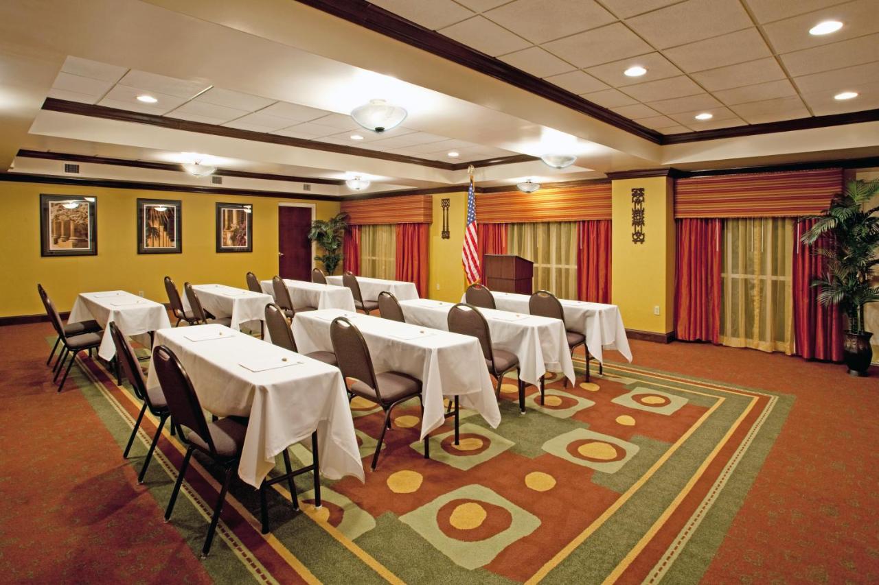  | Holiday Inn Express Hotel & Suites Charleston-Ashley Phosphate, an IHG Hotel