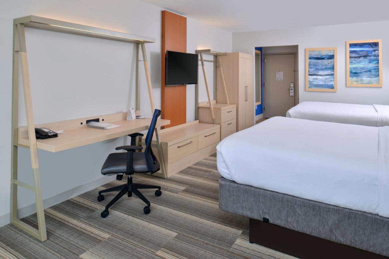 Queen Room with Two Queen Beds at Holiday Inn Express & Suites Farmington Hills - Detroit by IHG