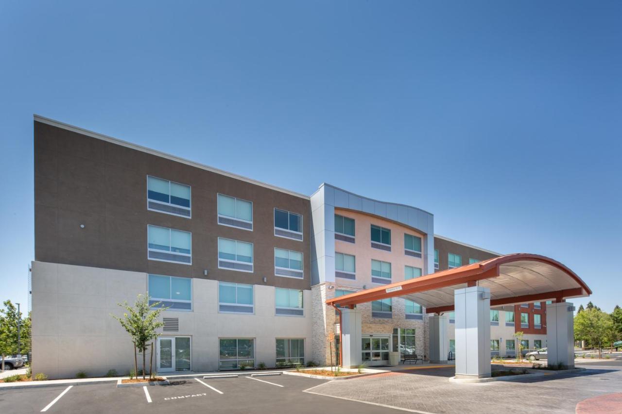 | Holiday Inn Express & Suites - Chico, an IHG Hotel