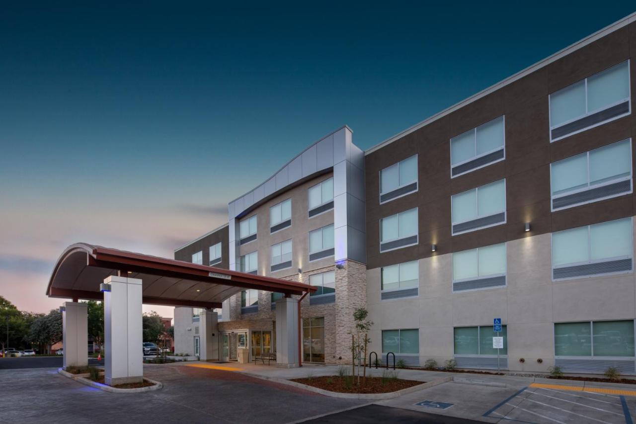 | Holiday Inn Express & Suites - Chico, an IHG Hotel