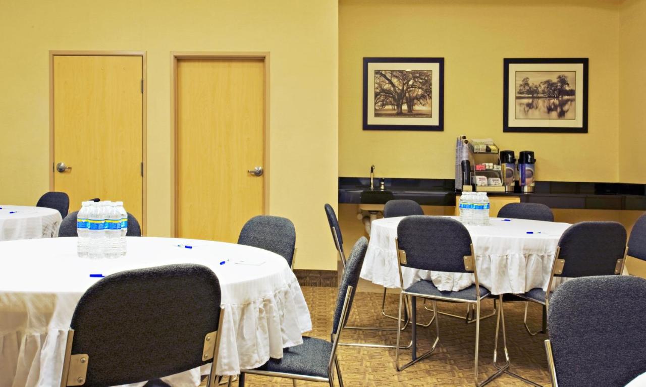  | Holiday Inn Express Hotel and Suites Borger, an IHG Hotel