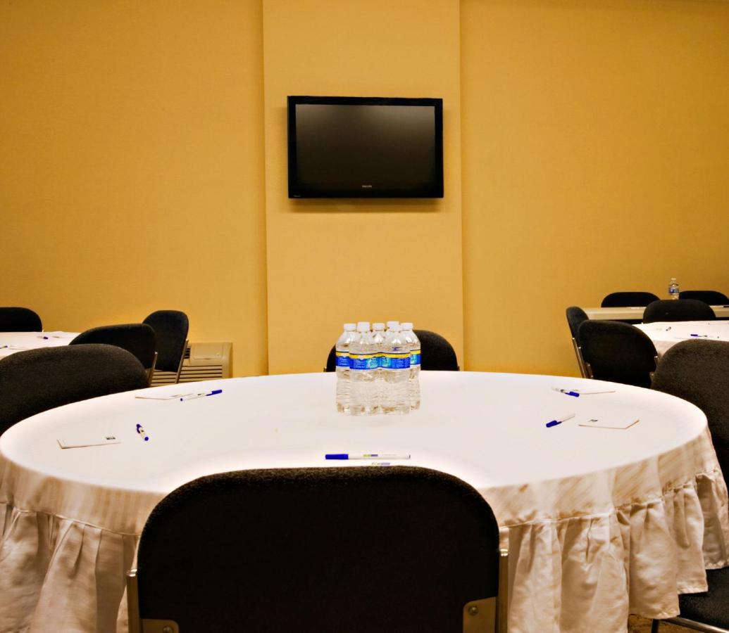  | Holiday Inn Express Hotel and Suites Borger, an IHG Hotel