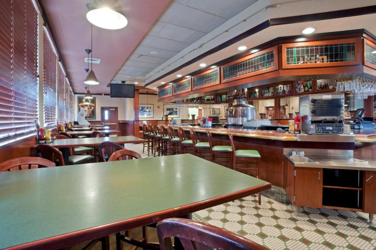 Holiday Inn Hotel & Suites Overland Park-West, an IHG Hotel