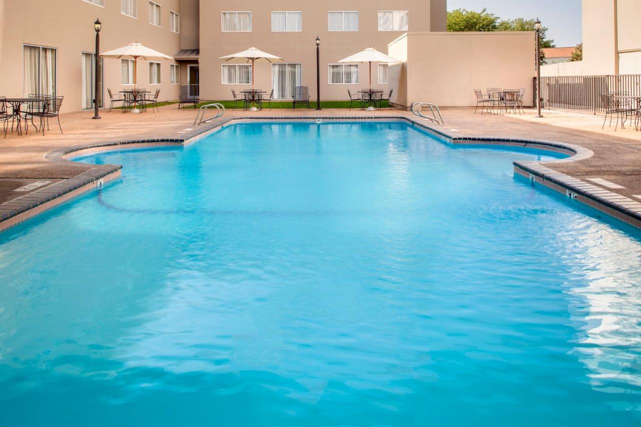 | Holiday Inn Hotel & Suites Overland Park-West, an IHG Hotel