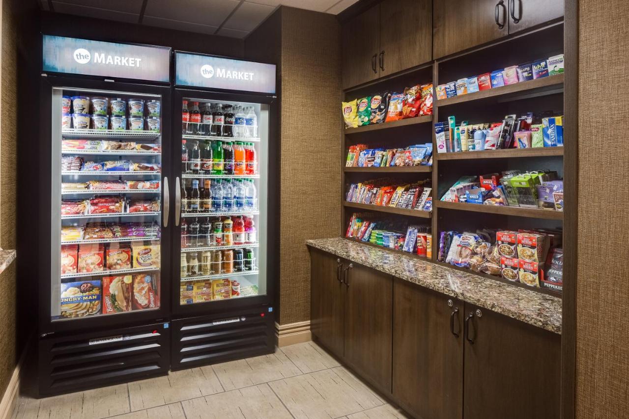 | Holiday Inn Hotel & Suites Overland Park-West, an IHG Hotel