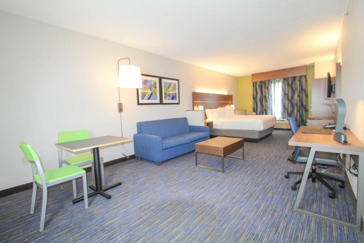 King Suite at Holiday Inn Express Hotel & Suites Charleston-North by IHG