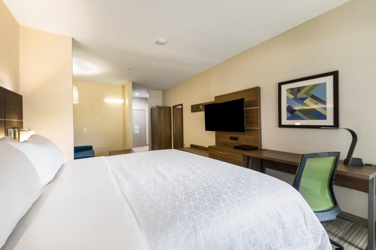  | Holiday Inn Express Hotel & Suites Columbus, an IHG Hotel