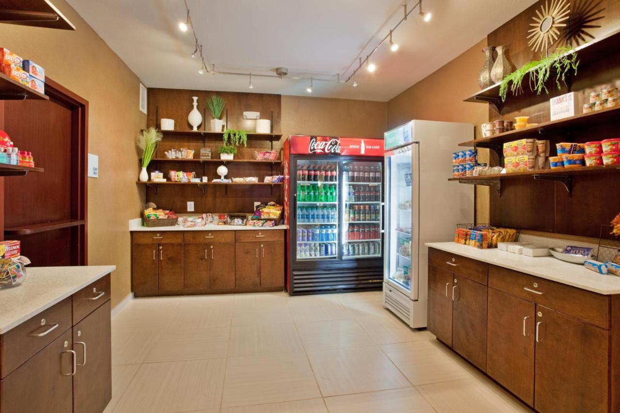 | Holiday Inn Express & Suites St Louis Airport, an IHG Hotel