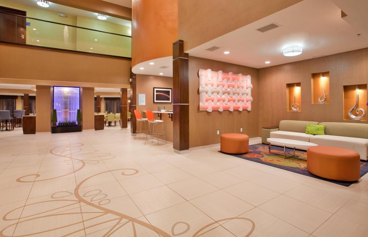  | Holiday Inn Express & Suites St Louis Airport