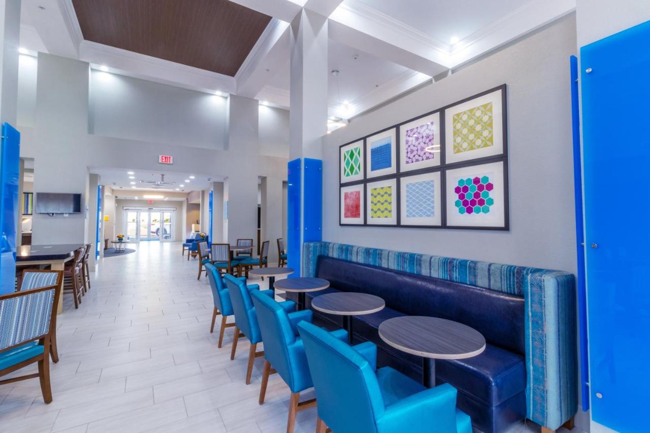 | Holiday Inn Express Hotel & Suites Crestview South I-10, an IHG Hotel
