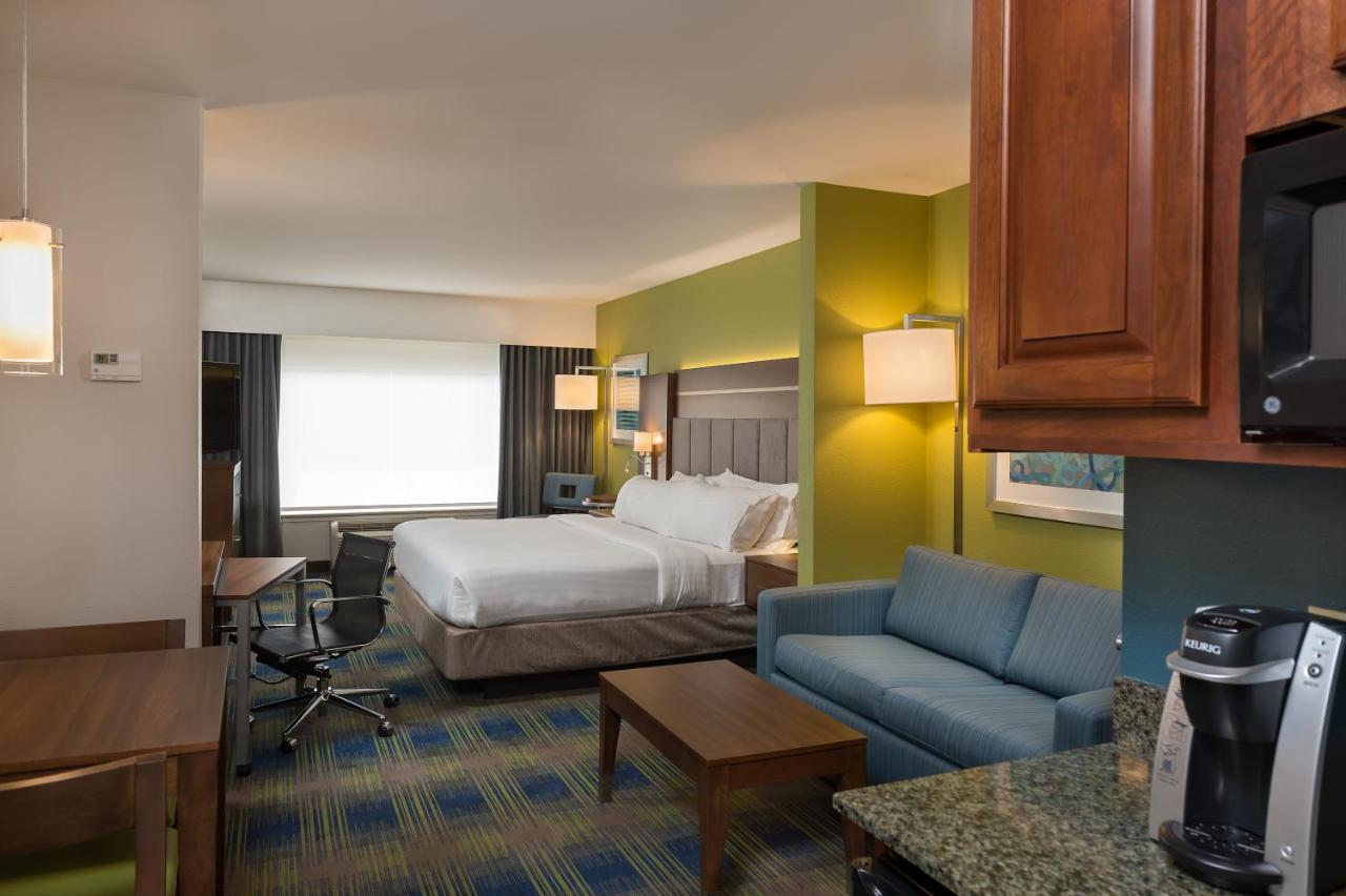 | Holiday Inn Express Hotel & Suites Clifton Park, an IHG Hotel