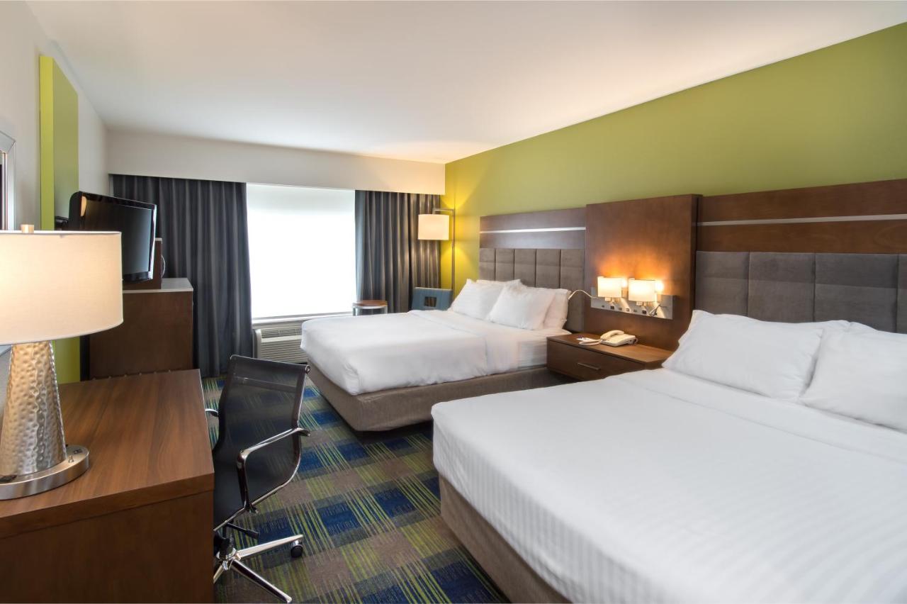 | Holiday Inn Express Hotel & Suites Clifton Park, an IHG Hotel