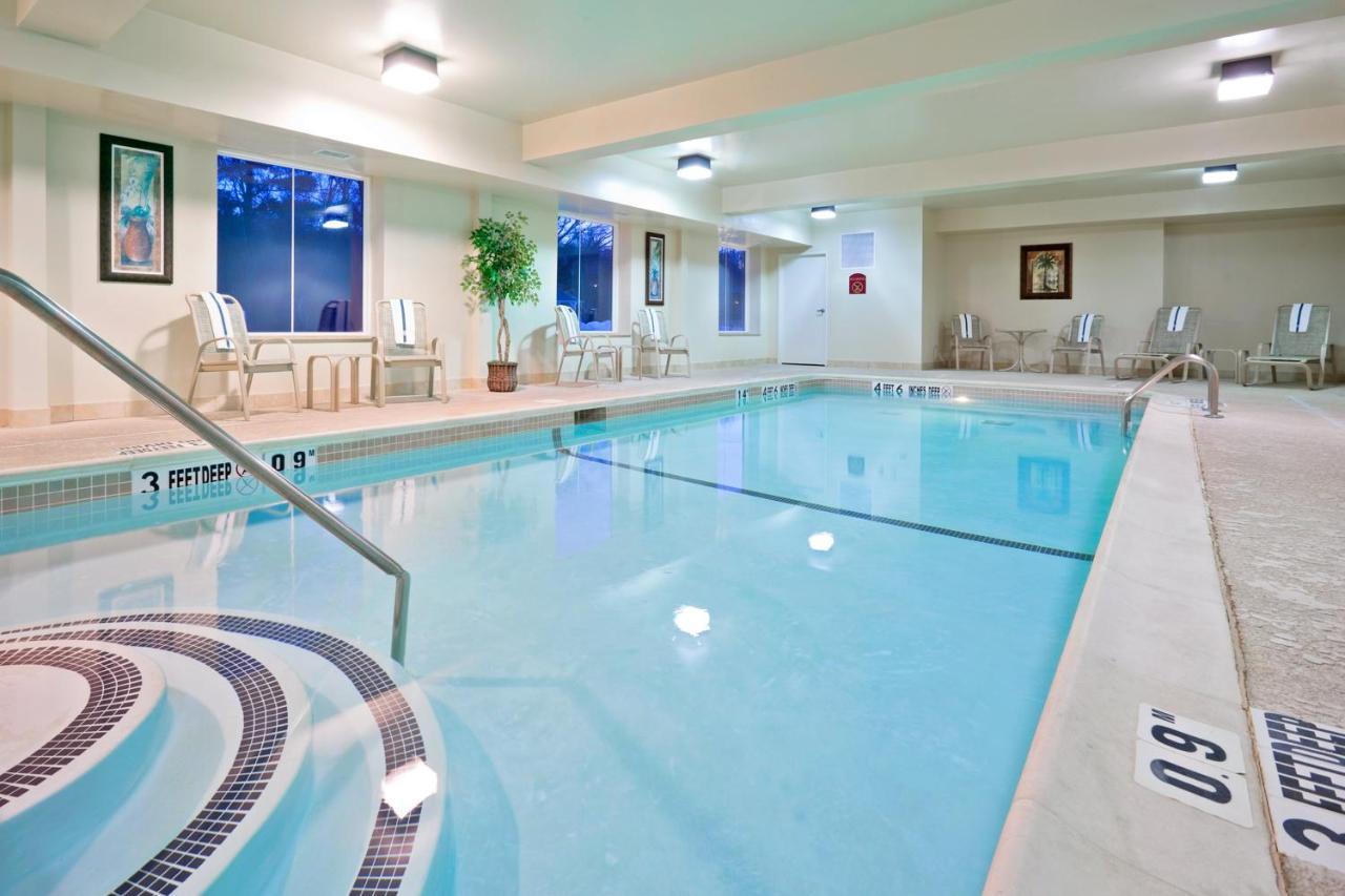 | Holiday Inn Express Hotel & Suites Clifton Park, an IHG Hotel