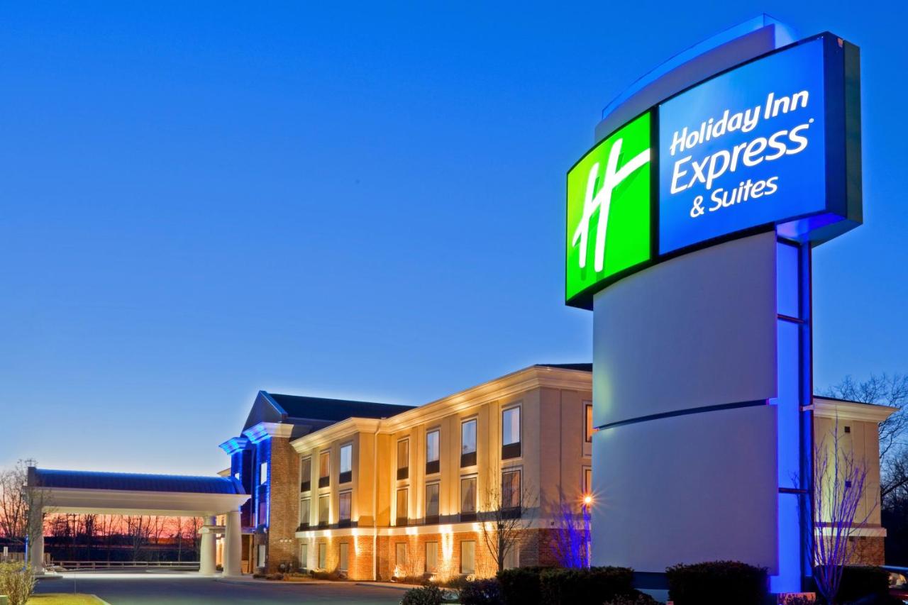 | Holiday Inn Express Hotel & Suites Clifton Park, an IHG Hotel