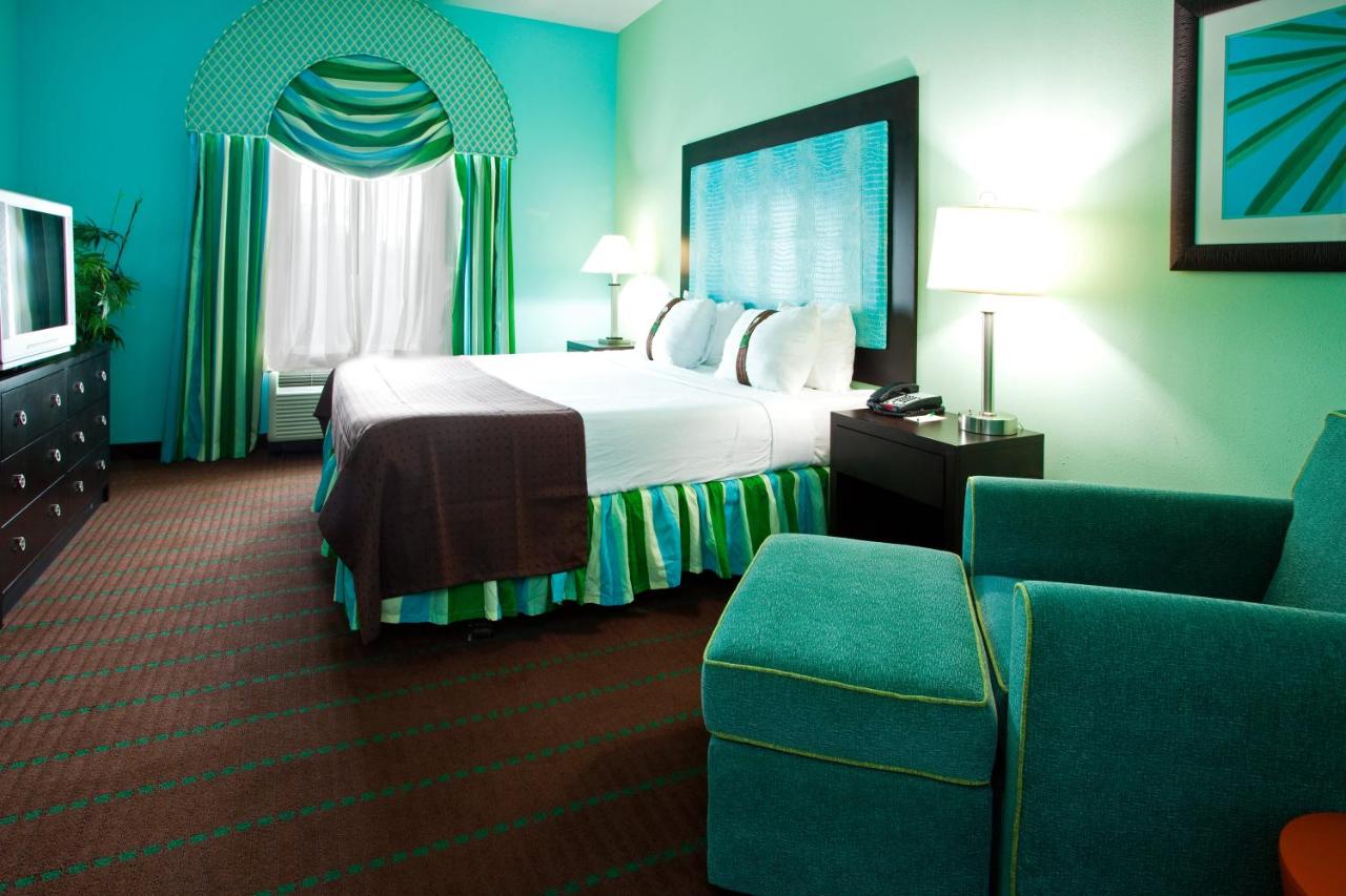 King Room - Disability Access at Holiday Inn & Suites Ocala Conference Center by IHG