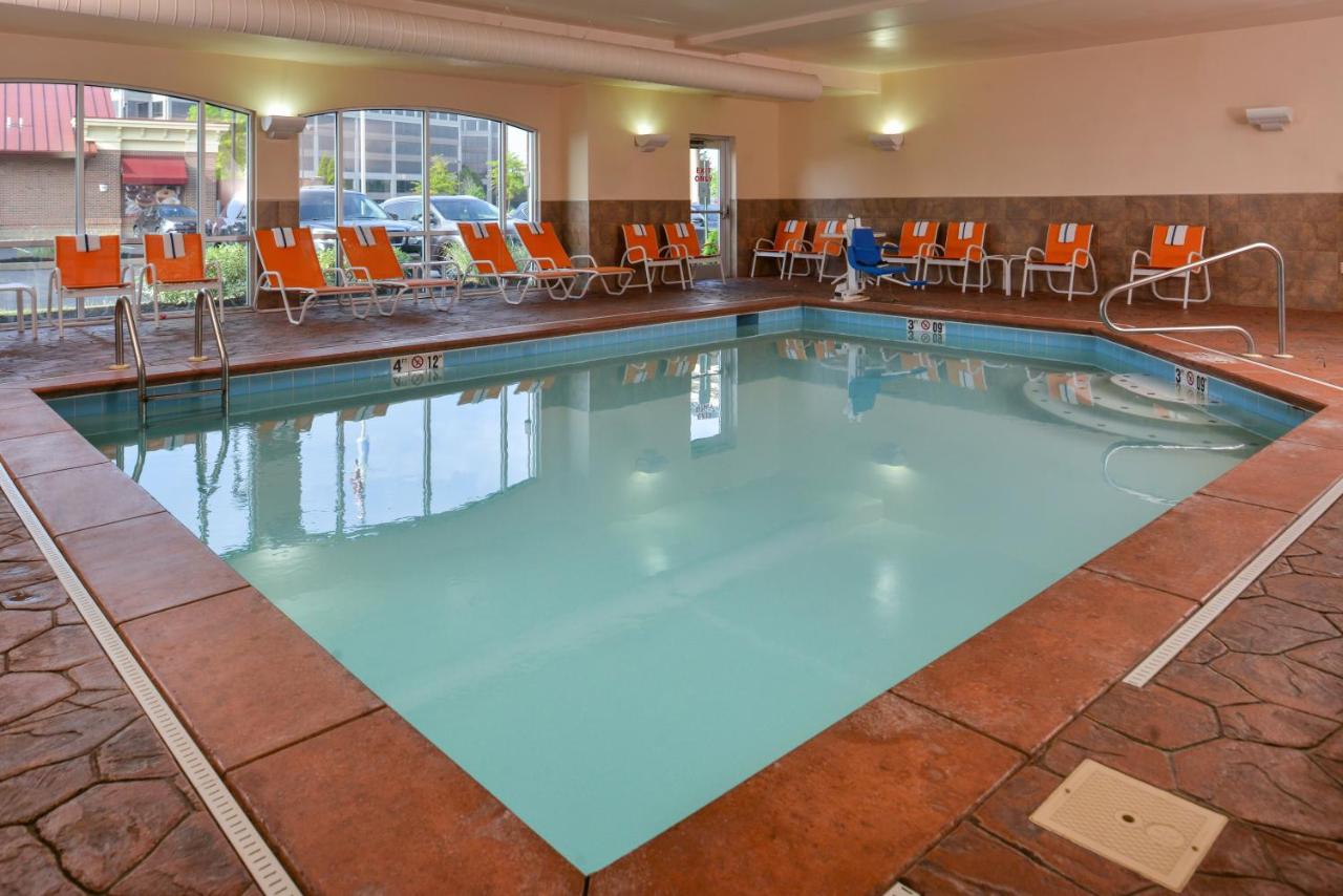 | Holiday Inn Express Hotel & Suites Cincinnati - Mason, an IHG Hotel