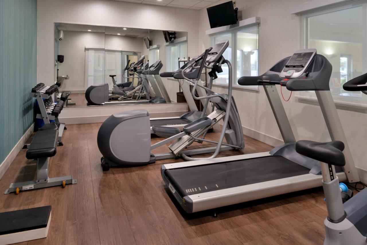 | Holiday Inn Express Hotel & Suites Cincinnati - Mason, an IHG Hotel