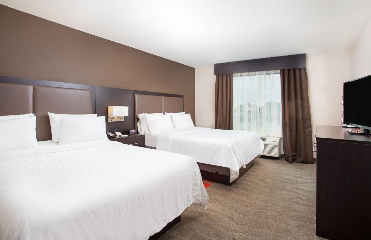 Executive Suite at Holiday Inn Express & Suites Glasgow by IHG