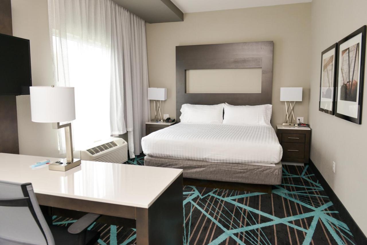 King Room with Sofa Bed - Non-Smoking at Holiday Inn Express & Suites Charlotte Airport by IHG