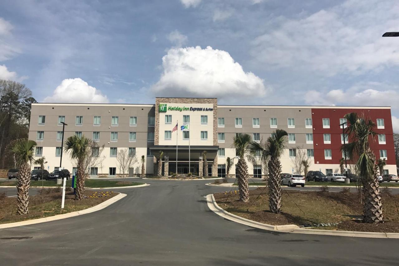  | Holiday Inn Express & Suites Charlotte Airport