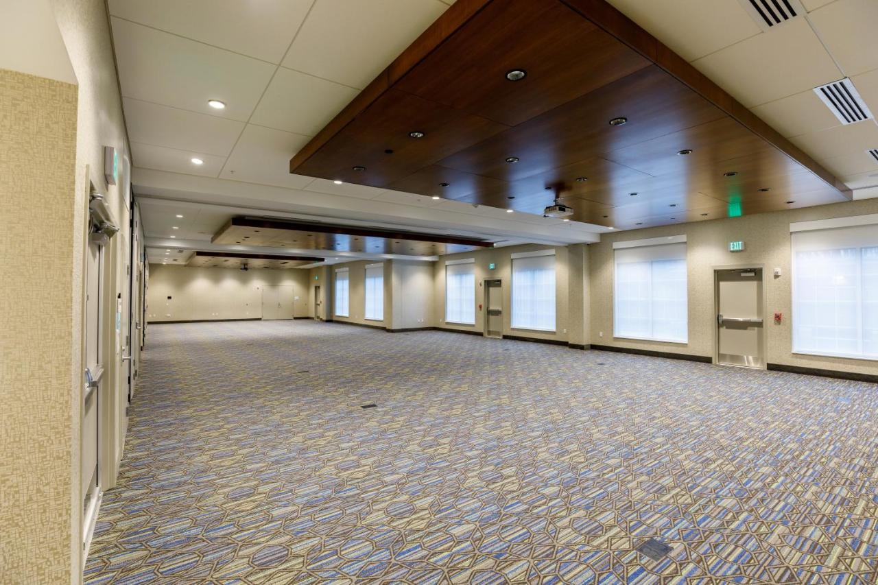 | Holiday Inn Express & Suites Sturbridge, an IHG Hotel