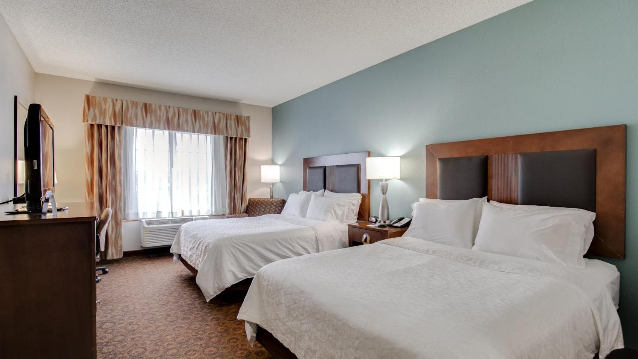 Queen Room with Two Queen Beds at Holiday Inn Express Hotel & Suites St. Cloud by IHG