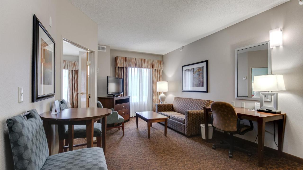  | Holiday Inn Express Hotel & Suites St. Cloud