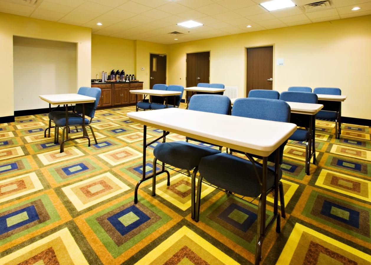  | Holiday Inn Express & Suites Childress