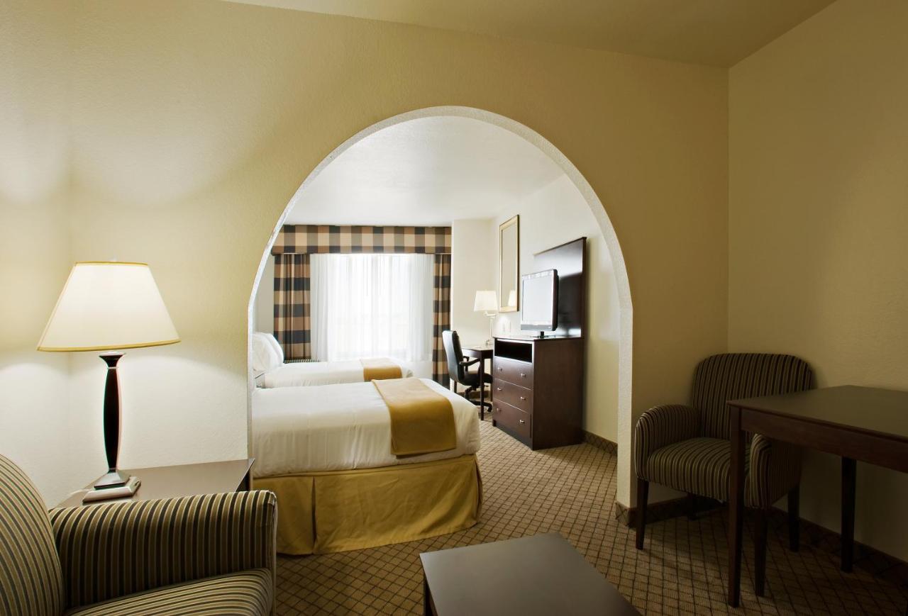  | Holiday Inn Express & Suites Childress