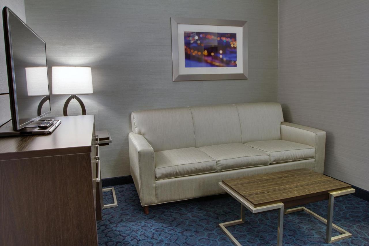 Suite - Mobility Access/Hearing Accessible at Holiday Inn Express & Suites Sidney by IHG