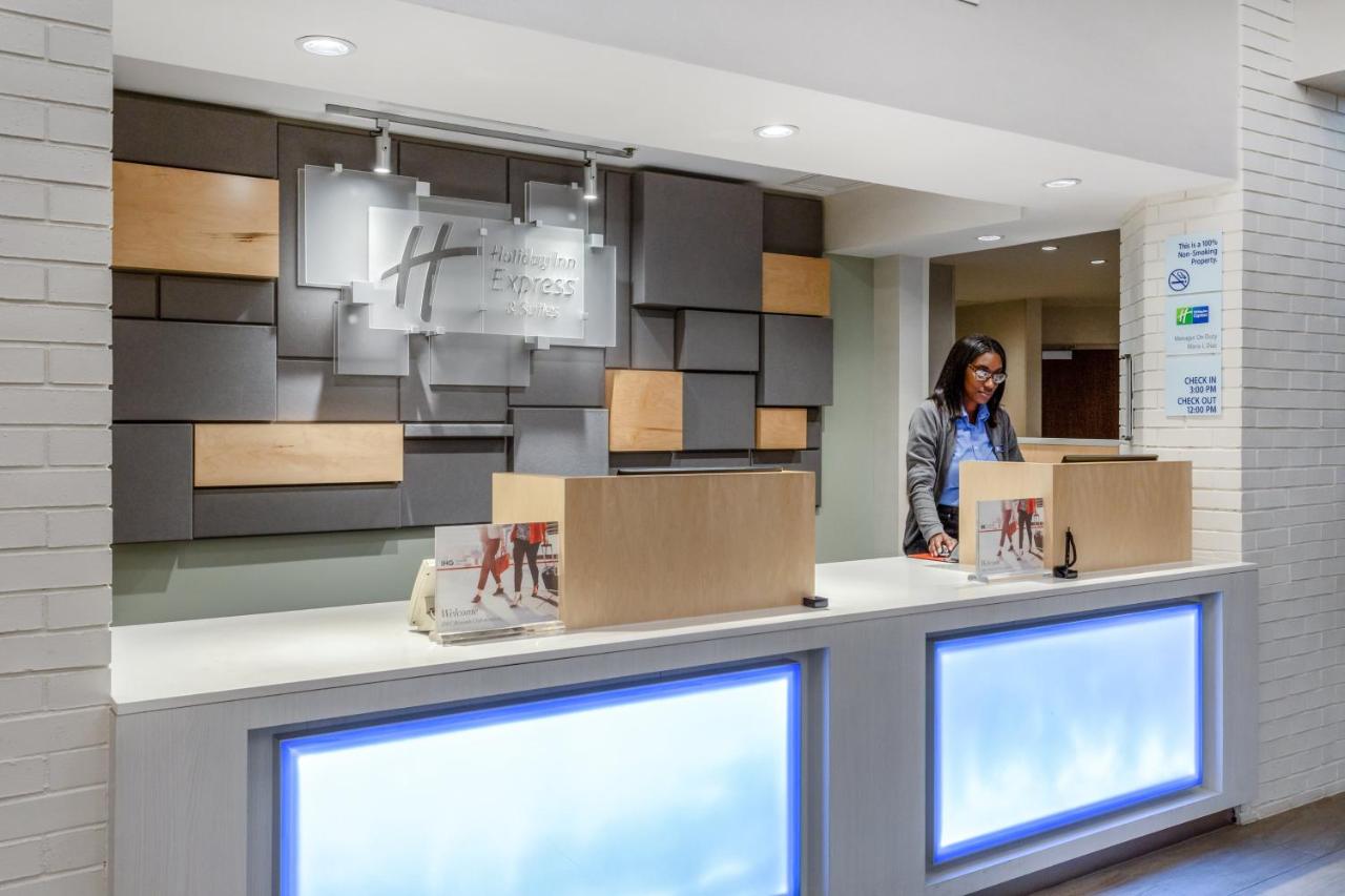  | Holiday Inn Express & Suites Chicago-Midway Airport, an IHG Hotel