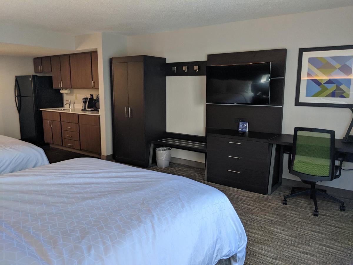 | Holiday Inn Express Hotel & Suites Charlotte-Concord I-85, an IHG Hotel