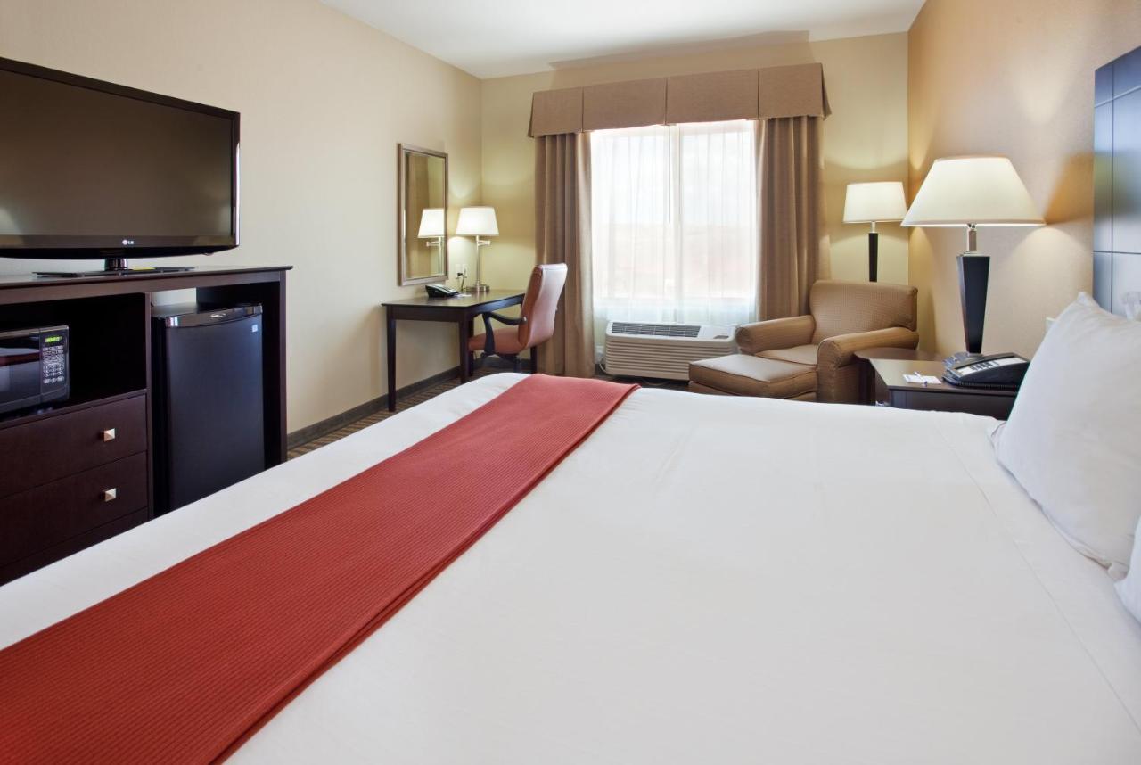 Executive King Room at Holiday Inn Express Hotel & Suites Gallup East by IHG