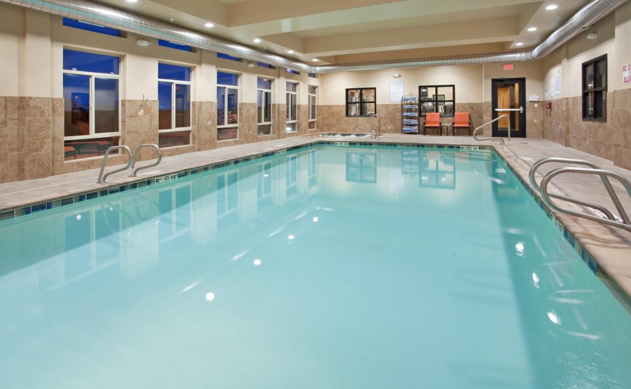  | Holiday Inn Express Hotel & Suites Gallup East