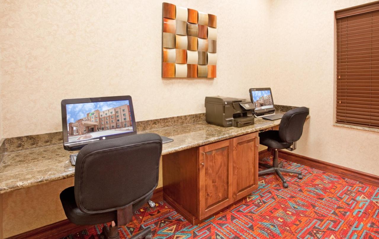 | Holiday Inn Express Hotel & Suites Gallup East