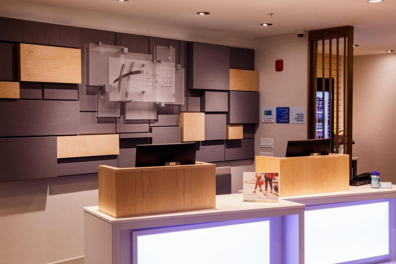 | Holiday Inn Express and Suites Gettysburg, an IHG Hotel