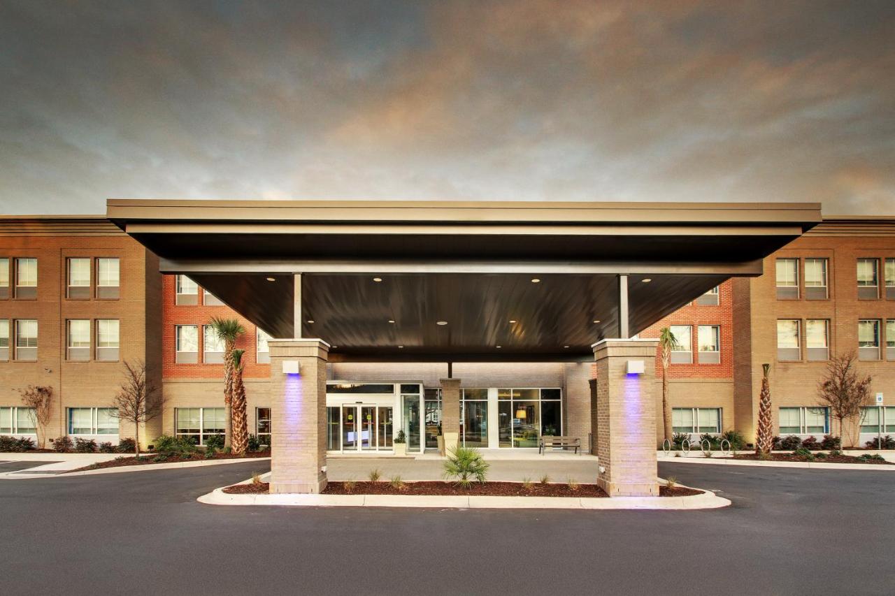  | Holiday Inn Express & Suites Charleston NE Mt Pleasant US17, an IHG Hotel