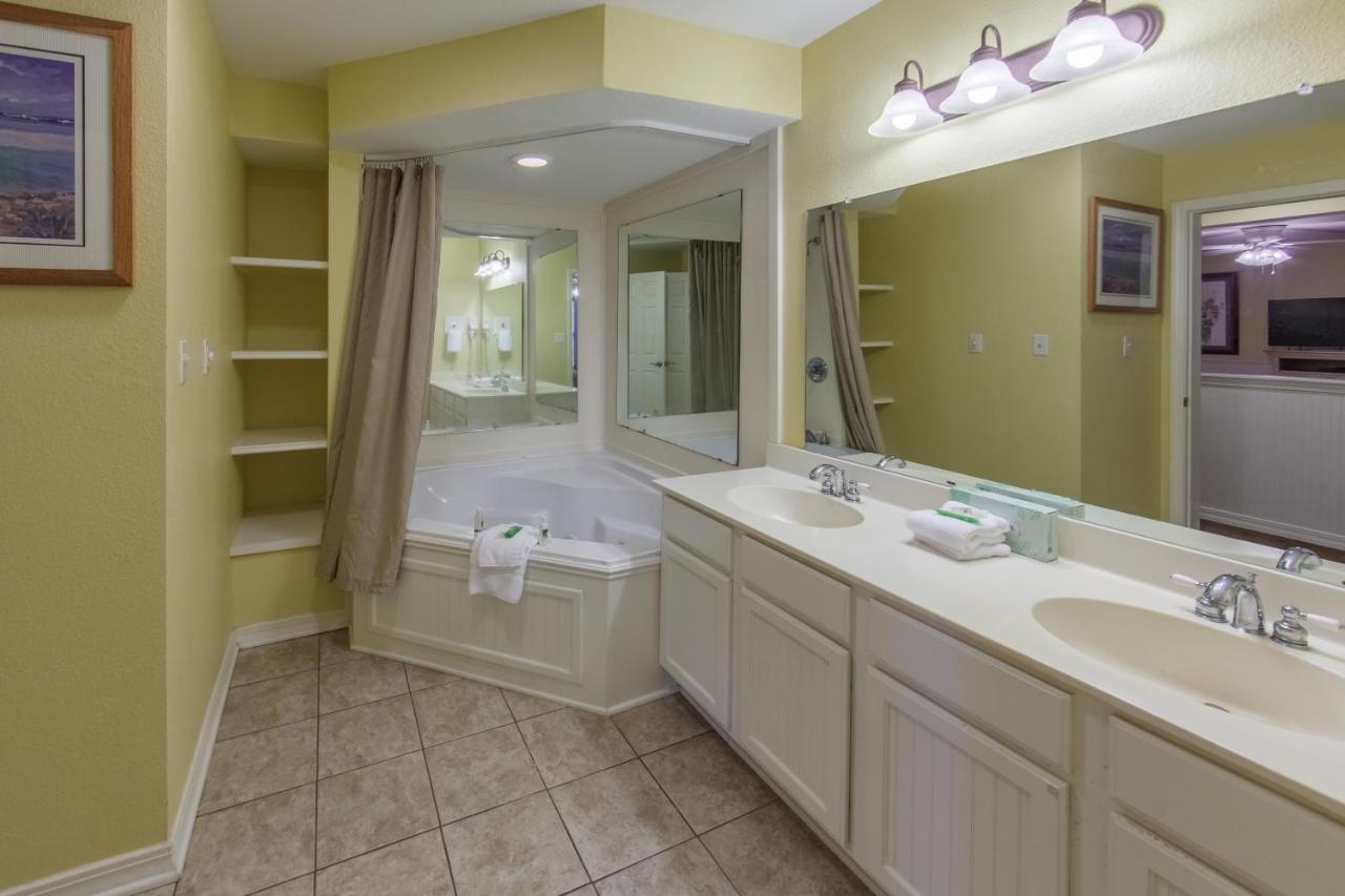 | Holiday Inn Club Vacations Villages Resort at Lake Palestine