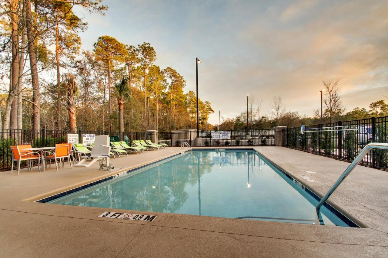  | Holiday Inn Express & Suites Charleston NE Mt Pleasant US17, an IHG Hotel