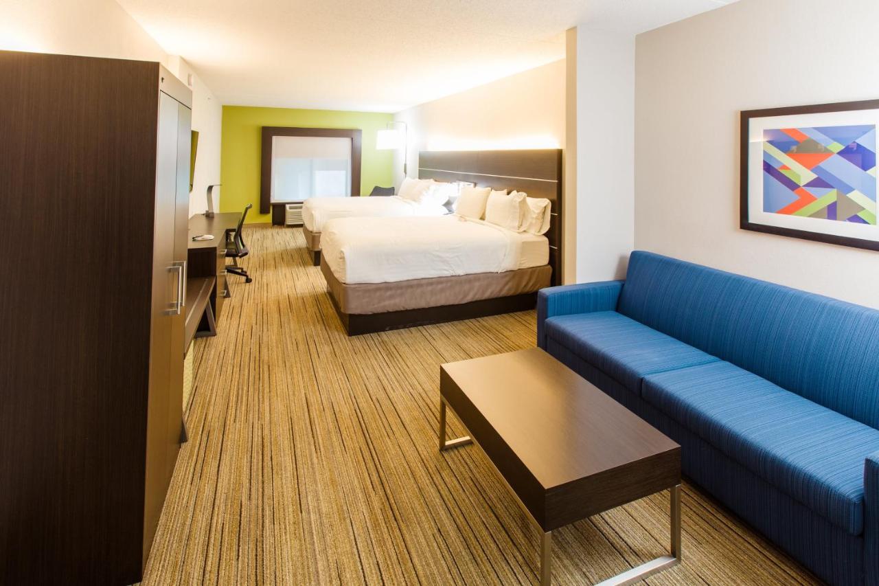 Queen Suite - Non-Smoking at Holiday Inn Express Hotel & Suites Harriman, an IHG Hotel