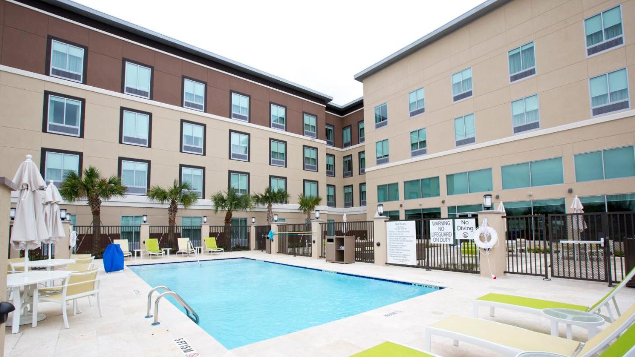 | Holiday Inn Express & Suites Houston NW - Hwy 290 Cypress, an IHG Hotel