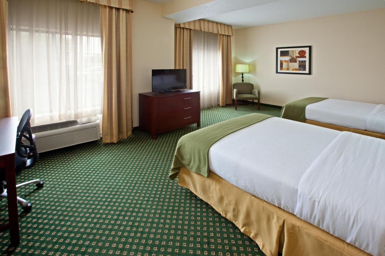  | Holiday Inn Express Hotel & Suites Indianapolis East