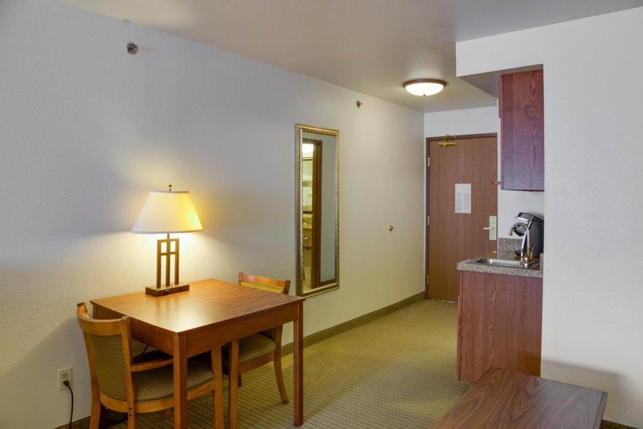 | Holiday Inn Express Hotel & Suites Jacksonville, an IHG Hotel