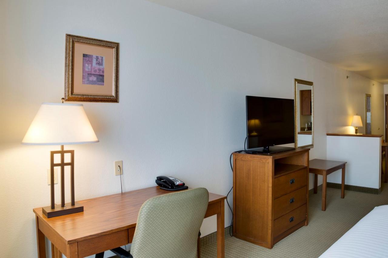 | Holiday Inn Express Hotel & Suites Jacksonville, an IHG Hotel