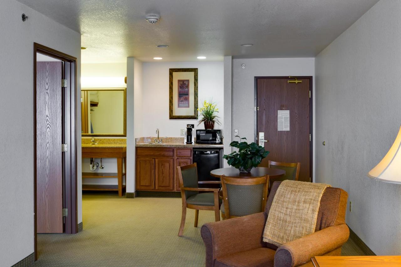 | Holiday Inn Express Hotel & Suites Jacksonville, an IHG Hotel